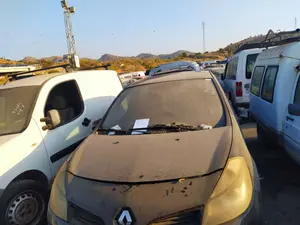Foto de CAPO RENAULT CLIO III 1.2 16V (75 CV / 55 KW) referencia 7751476113