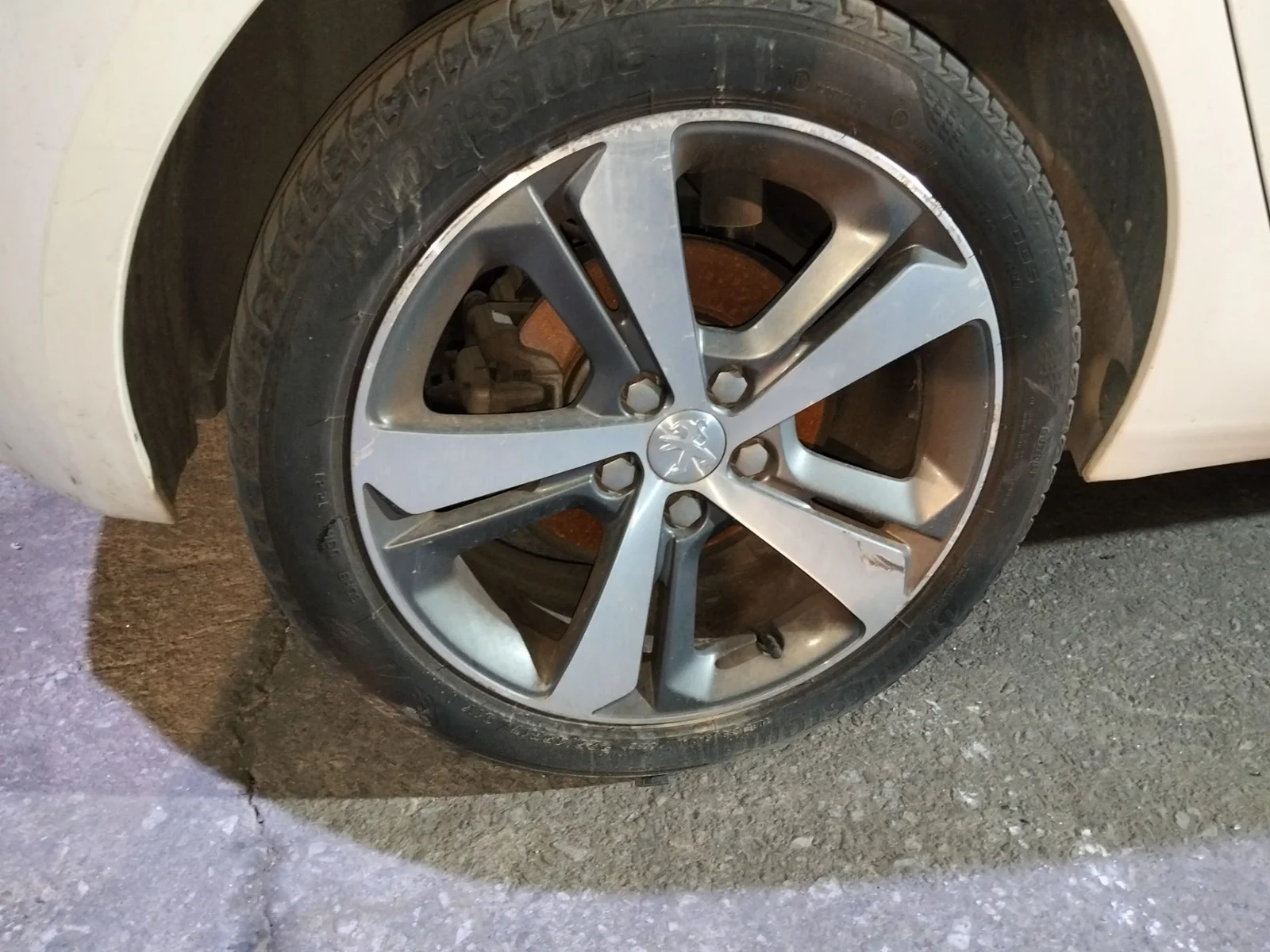 Foto de LLANTA PEUGEOT 308