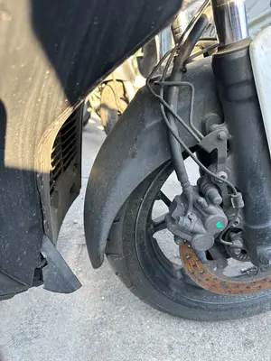 Foto de GUARDABARROS DELANTERO YAMAHA X-MAX 300 292 cm3 - 20.6 kW (0 CV / 0 KW) foto 3