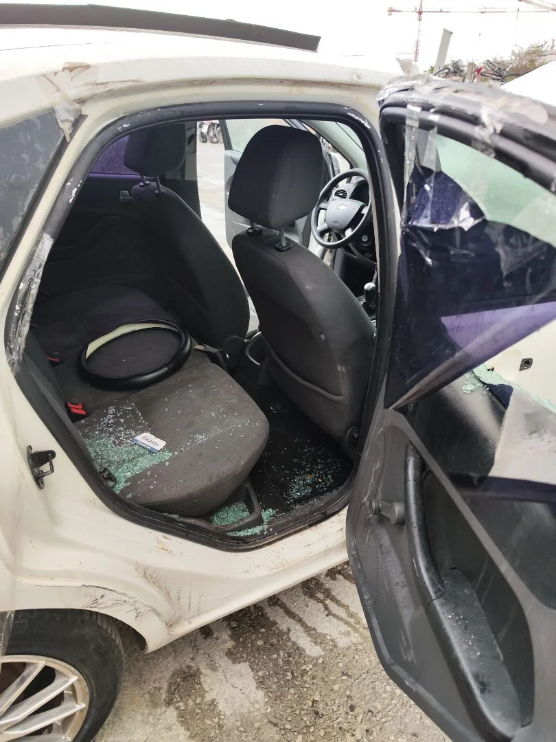 Foto de GOMAS CONTORNO PUERTA FORD FOCUS BERLINA (CAP) 1.6 TDCi CAT (90 CV / 66 KW)