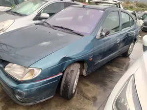 Foto de PUENTE DELANTERO RENAULT MEGANE I CLASSIC (LA0) 2.0 CAT (114 CV / 84 KW)