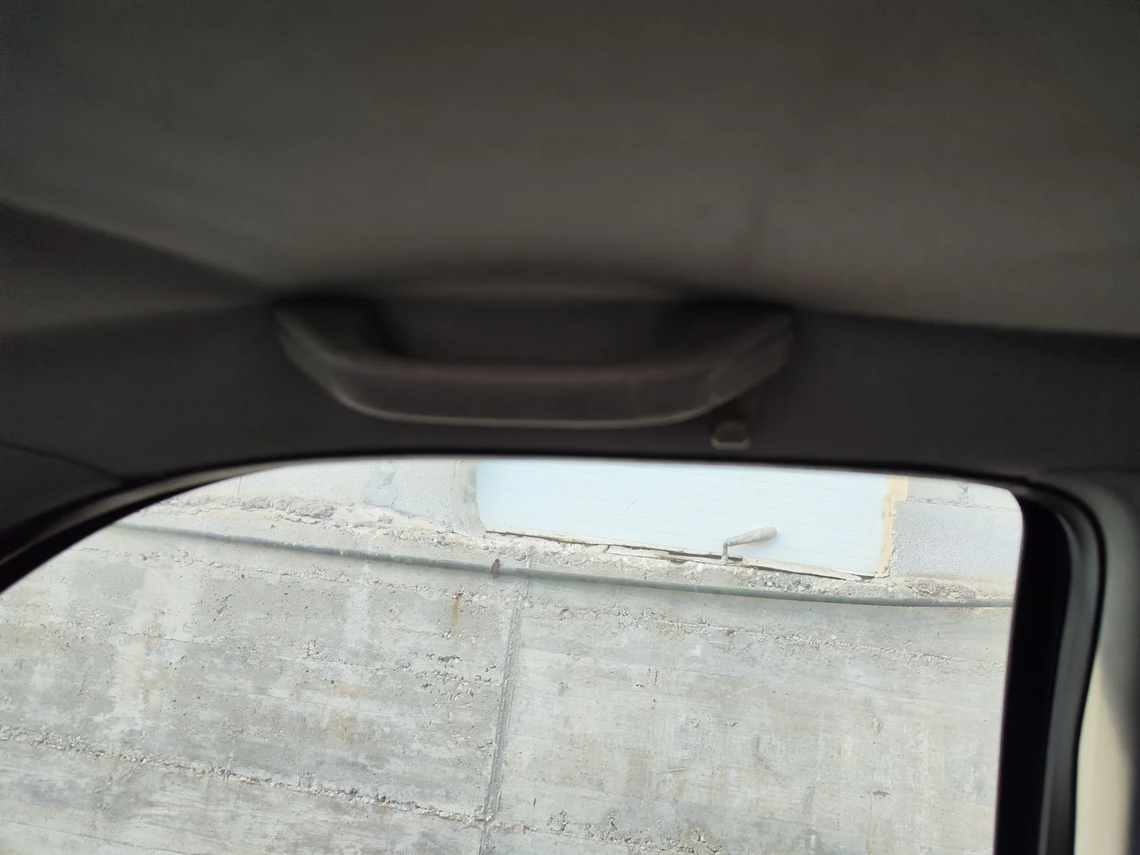 Foto de ASIDERO TECHO TRASERO IZQUIERDO FORD MONDEO BERLINA (GD) 1.8 Turbodiesel CAT (90 CV / 66 KW) referencia 1008422