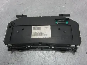 Foto de CUADRO INSTRUMENTOS RENAULT CLIO III 1.5 dCi Diesel (68 CV / 50 KW) referencia 8200582702 foto 3