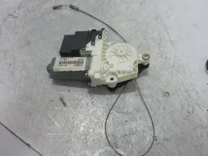 Foto de MOTOR ELEVALUNAS TRASERO DERECHO VOLKSWAGEN GOLF IV BERLINA (1J1)(10.1997) 1.6 (101 CV / 74 KW) referencia 1J4959812C foto 1