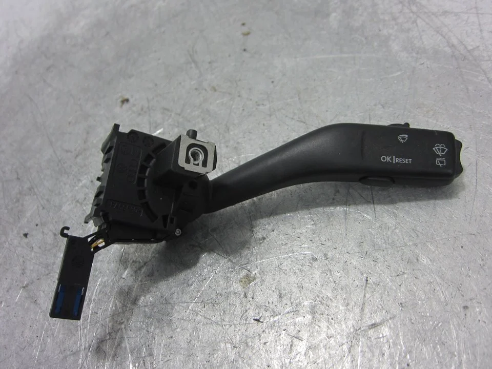 Foto de MANDO LIMPIA AUDI A3 (8P1) 2.0 TDI (140 CV / 103 KW) referencia 1K0953519A