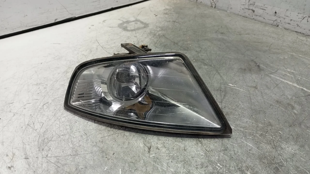 Foto de FARO ANTINIEBLA DERECHO FORD MONDEO BERLINA (GE) 2.0 TDCi TD CAT (116 CV / 85 KW) referencia 3S7115K202AE