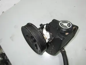 Foto de BOMBA DIRECCION FORD KA (CCQ) referencia 96BF3A733AD foto 3