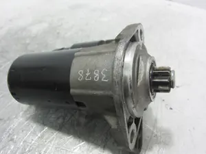 Foto de MOTOR ARRANQUE VOLKSWAGEN GOLF IV BERLINA (1J1)(10.1997) 1.6 16V (105 CV / 77 KW) referencia 0001121006 foto 2