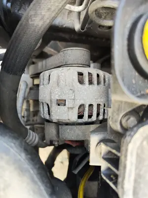 Foto de ALTERNADOR RENAULT CLIO III 1.2 16V (75 CV / 55 KW)