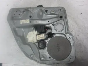Foto de ELEVALUNAS TRASERO IZQUIERDO VOLKSWAGEN GOLF IV BERLINA (1J1)(10.1997) 1.9 TDI (101 CV / 74 KW) referencia 1J4839755E