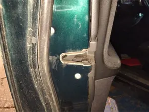 Foto de CERRADURA PUERTA DELANTERA IZQUIERDA MERCEDES-BENZ CLASE E (BM 210) BERLINA