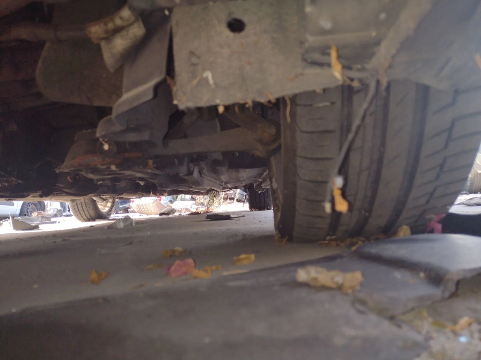 Foto de BRAZO SUSPENSION DELANTERO IZQUIERDO ALFA ROMEO GT (125) 1.9 JTD (M) 16V CAT (150 CV / 110 KW) referencia 0051834093