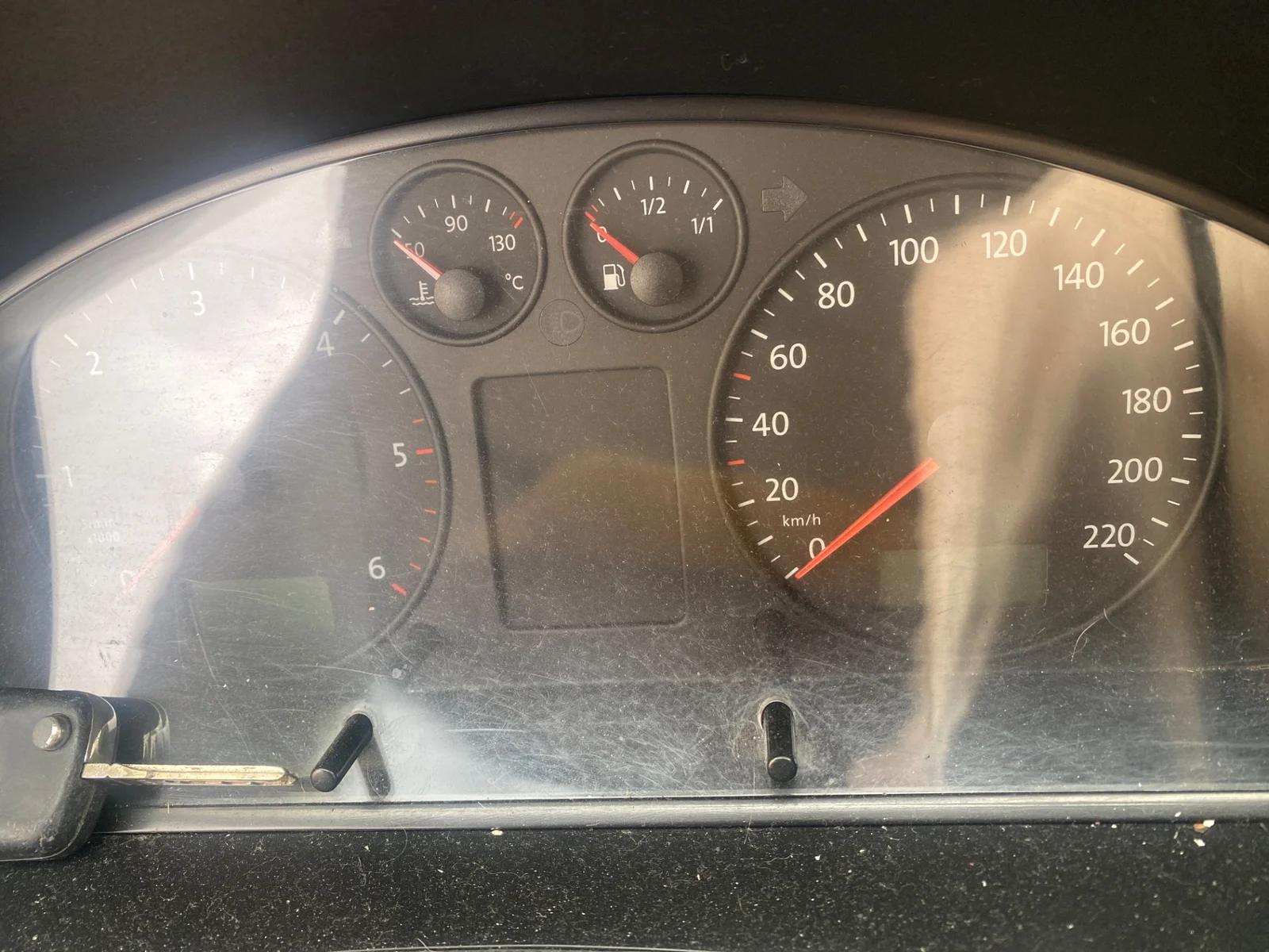 Foto de CUADRO INSTRUMENTOS VOLKSWAGEN T5 TRANSPORTER BUS (7H) 2.5 TDI (131 CV / 96 KW)