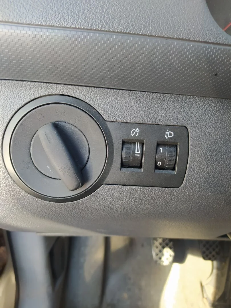 Foto de MANDO LUCES VOLKSWAGEN CADDY (2K)(02.2004) 1.9 TDI (105 CV / 77 KW)