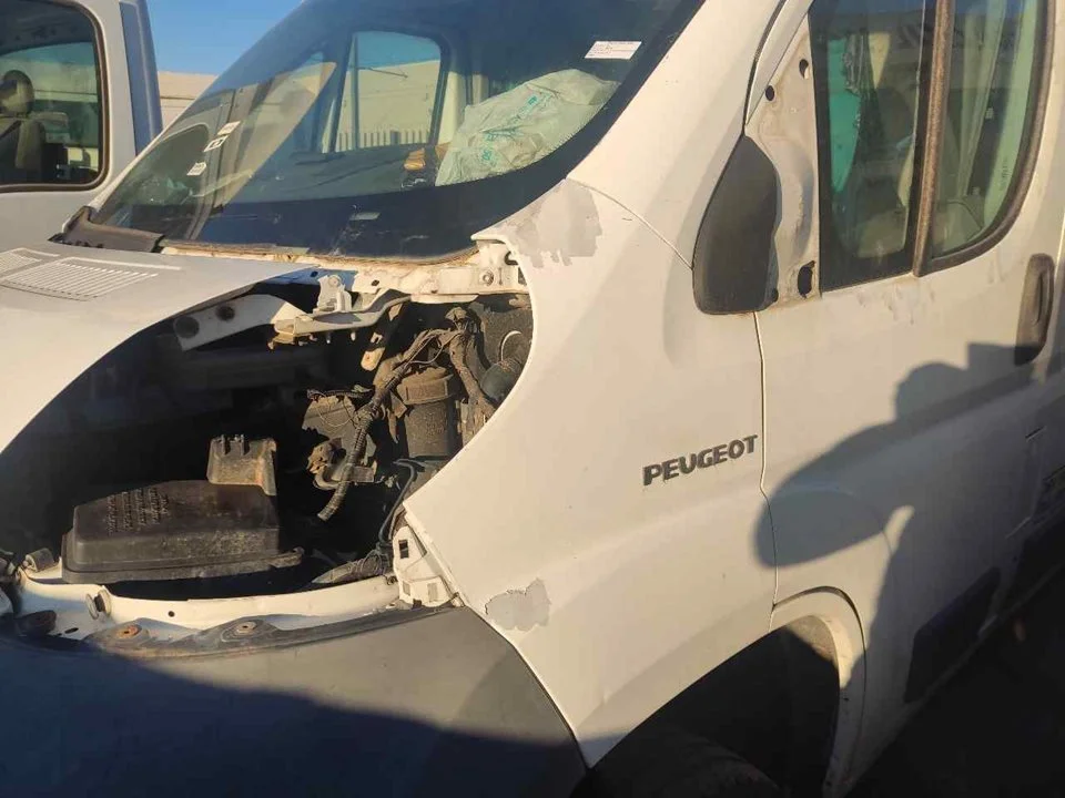 Foto de ALETA DELANTERA IZQUIERDA PEUGEOT BOXER (333/335) FURGÓN TECHO ELEVADO BAT.3450MM 2.2 HDI CAT (101 CV / 74 KW)