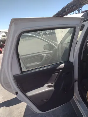Foto de LUNA TRASERA IZQUIERDA DACIA DUSTER I 1.6 SCe CAT (114 CV / 84 KW) referencia 823010025R foto 3