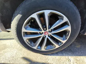 Foto de LLANTA JAGUAR F-PACE 3.0 V6 Diesel CAT (301 CV / 221 KW) referencia HK8M1007NA