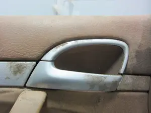 Foto de MANETA INTERIOR DELANTERA IZQUIERDA PORSCHE CAYENNE (TIPO 92A) 3.0 V6 TDI CAT (239 CV / 176 KW) referencia 7L5837113A