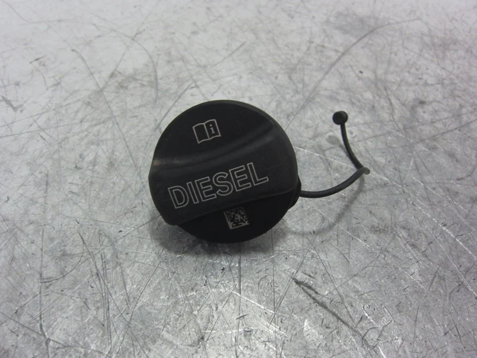 Foto de TAPON COMBUSTIBLE BMW SERIE X3 (G01) 3.0 24V Turbodiesel (265 CV / 195 KW) referencia 748290105