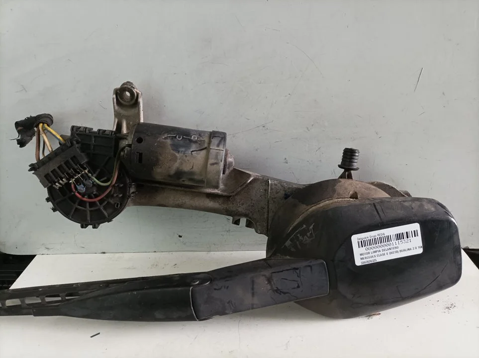 Foto de MOTOR LIMPIA DELANTERO MERCEDES-BENZ CLASE E (BM 210) BERLINA referencia 3397020325