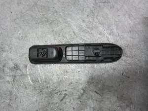 Foto de MANDO ELEVALUNAS DELANTERO DERECHO PEUGEOT 307 (S1)(04.2001) 1.4 HDi (68 CV / 50 KW) referencia 96351625XT foto 4