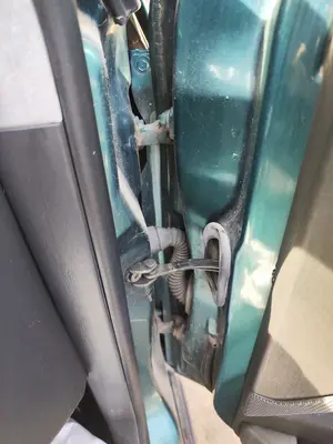 Foto de RETENEDOR PUERTA FORD FOCUS BERLINA (CAK) 1.6 16V CAT (101 CV / 74 KW)