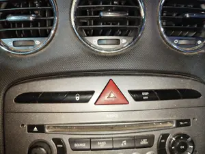 Foto de WARNING PEUGEOT 308 SW 1.6 HDi FAP CAT (9HZ / DV6TED4) (109 CV / 80 KW) referencia 98060429XT