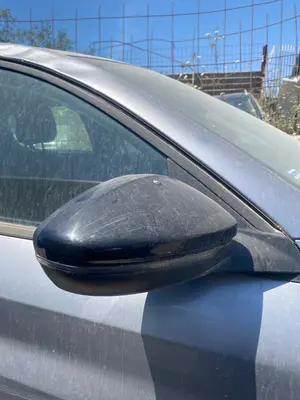 Foto de RETROVISOR DERECHO PEUGEOT 208 (P2) 1.2 PureTech (74 CV / 55 KW) foto 2