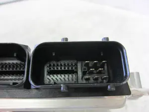 Foto de CENTRALITA MOTOR UCE AUDI ALLROAD QUATTRO QUATTRO (4B5) 2.5 V6 24V TDI (180 CV / 132 KW) referencia 8E0907401J foto 2