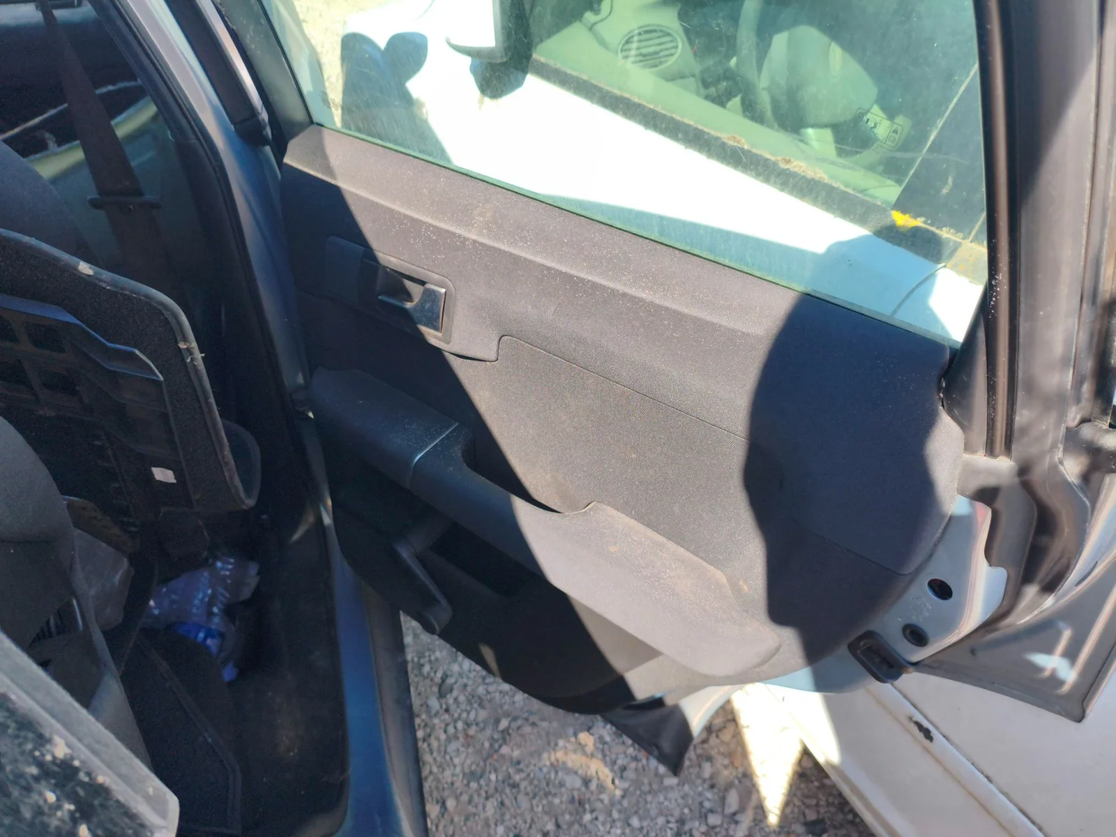 Foto de GUARNECIDO PUERTA TRASERA DERECHA AUDI A2 (8Z) 1.4 TDI (75 CV / 55 KW) referencia 8Z0867304C FKZ