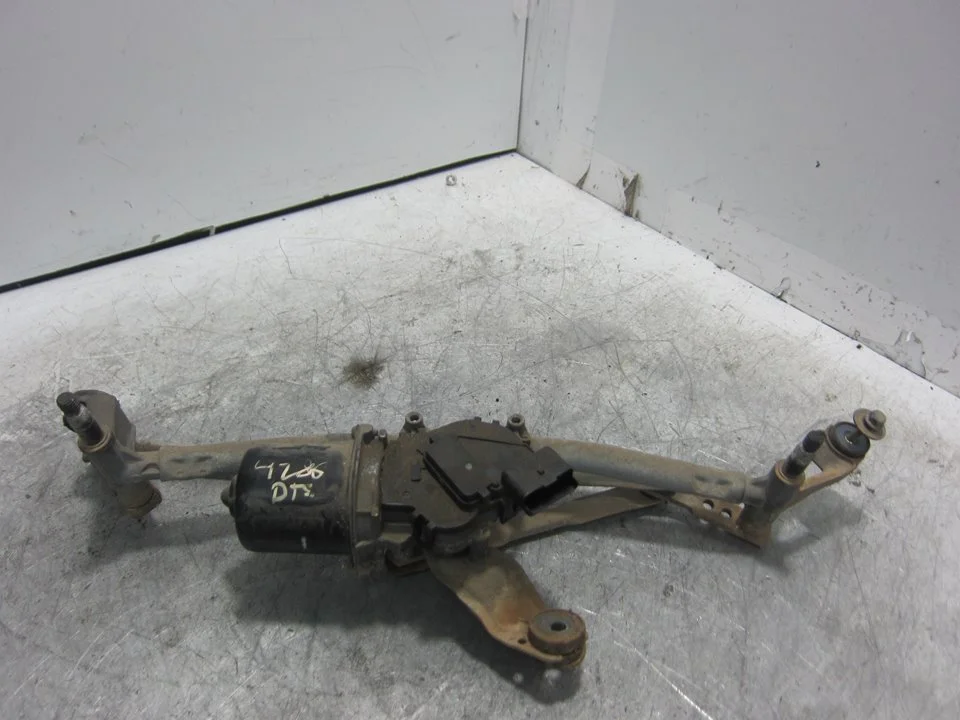 Foto de MOTOR LIMPIA DELANTERO RENAULT MEGANE II BERLINA 3P 1.9 dCi Diesel (120 CV / 88 KW) referencia 7701054828