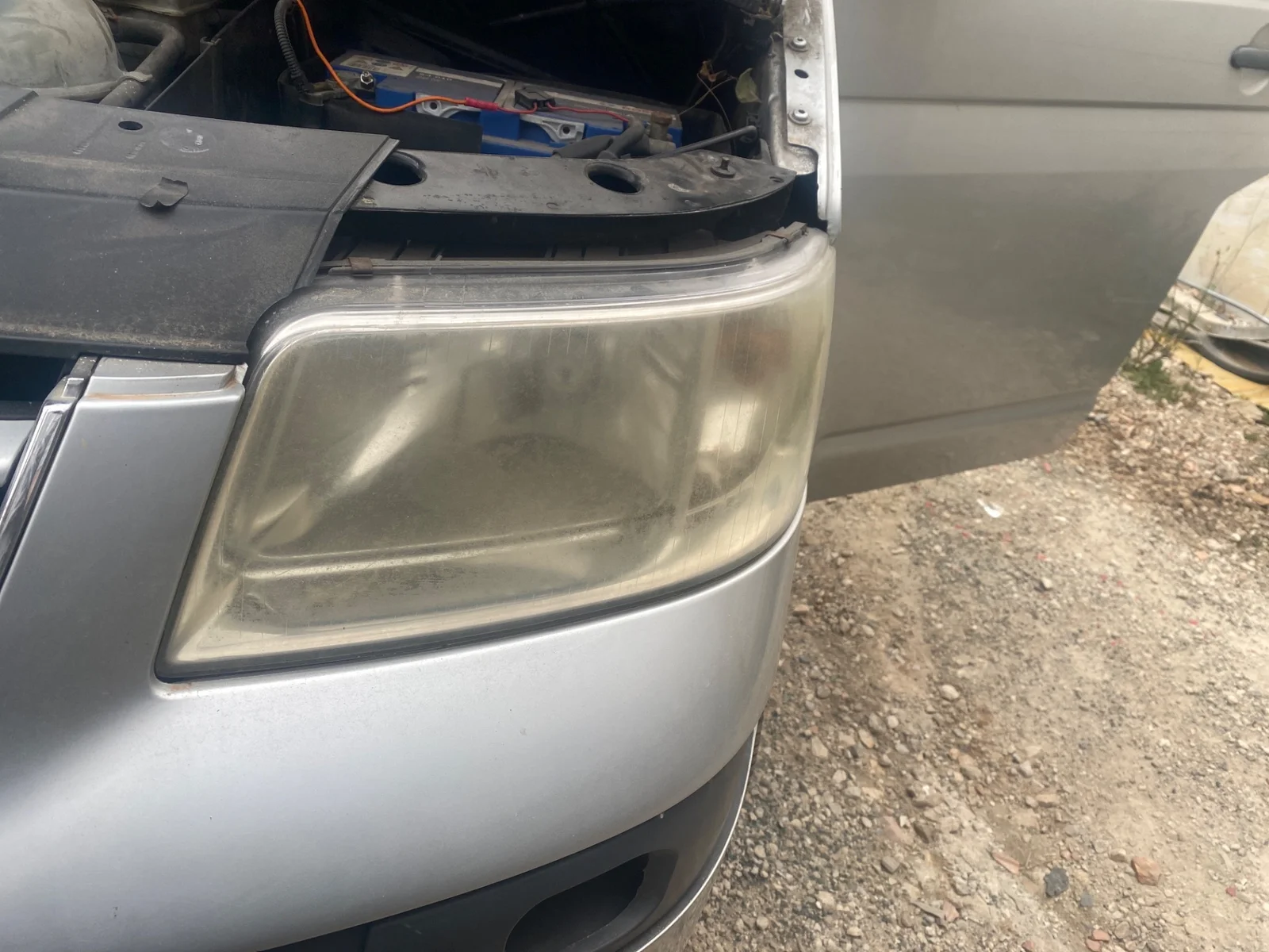 Foto de FARO IZQUIERDO VOLKSWAGEN T5 TRANSPORTER BUS (7H) 2.5 TDI (131 CV / 96 KW)