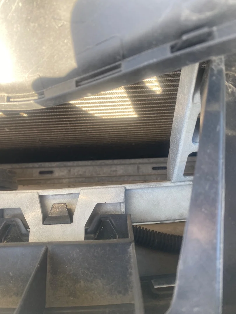 Foto de CONDENSADOR / RADIADOR AIRE ACONDICIONADO FORD KUGA (CBV) 2.0 TDCi CAT (136 CV / 100 KW)