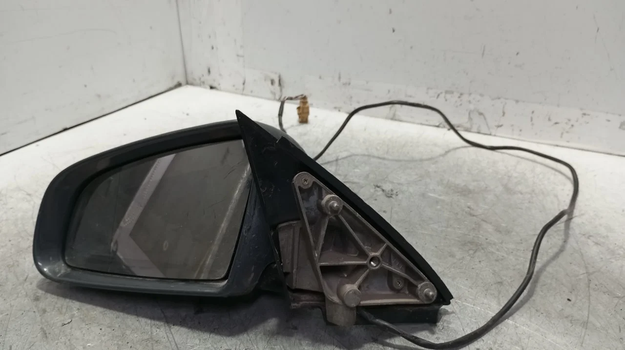 Foto de RETROVISOR IZQUIERDO AUDI A4 BERLINA (8E) 1.9 TDI (131 CV / 96 KW) referencia E1010681