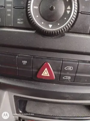 Foto de WARNING VOLKSWAGEN CRAFTER FURGÓN (2E) 2.5 TDI DPF (109 CV / 80 KW)
