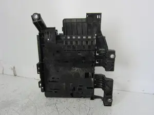 Foto de CAJA RELES / FUSIBLES PORSCHE CAYENNE (TIPO 92A) foto 4