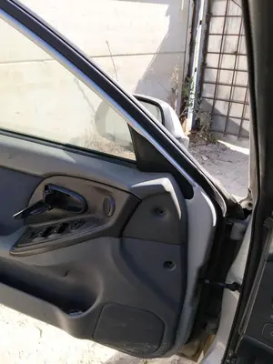 Foto de GOMAS CONTORNO PUERTA HYUNDAI ELANTRA (XD) 2.0 CRDi CAT (113 CV / 83 KW)
