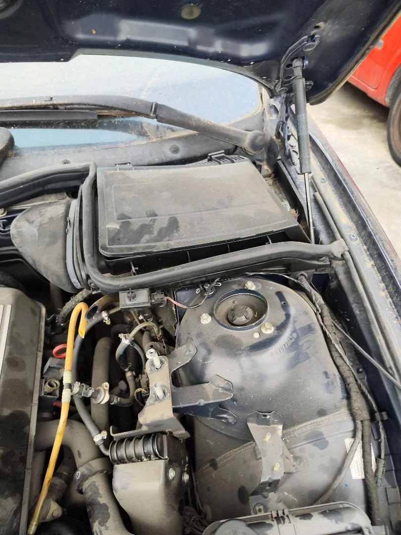Foto de CAJA RELES / FUSIBLES BMW SERIE 5 BERLINA (E39) 3.0 24V Turbodiesel CAT (193 CV / 142 KW)