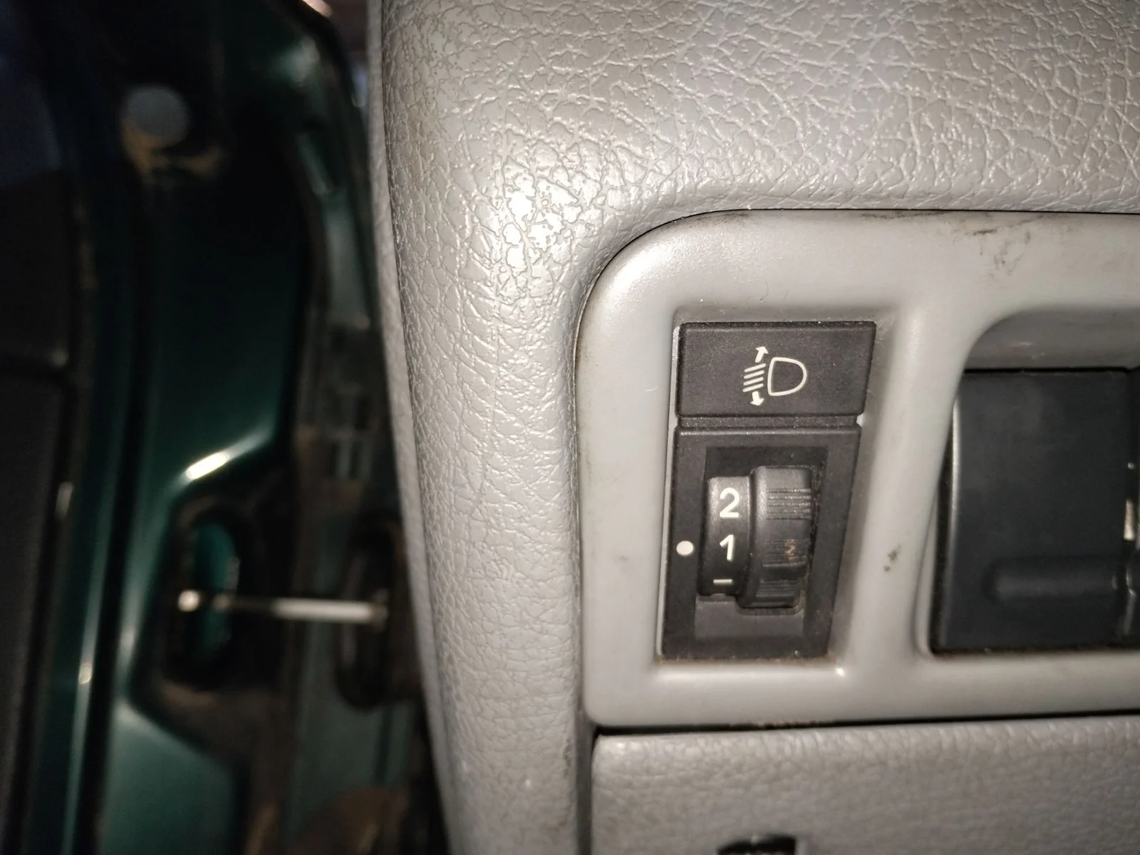 Foto de MANDO REGULACION FAROS PEUGEOT 406 BERLINA (S1/S2) 2.0 HDi CAT (90 CV / 66 KW)
