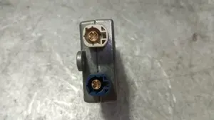 Foto de AMPLIFICADOR DE ANTENA BMW SERIE 5 GRAN TURISMO (F07) 3.0 24V Turbo (306 CV / 225 KW) referencia 912373902 foto 3