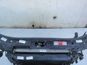 Foto de PANEL FRONTAL AUDI ALLROAD QUATTRO QUATTRO (4B5) 2.5 V6 24V TDI (180 CV / 132 KW) foto 2