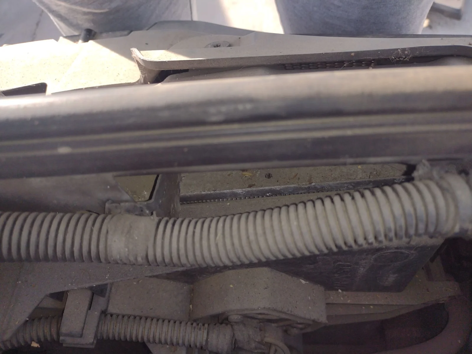 Foto de RADIADOR AGUA ALFA ROMEO GT (125) 1.9 JTD (M) 16V CAT (150 CV / 110 KW) referencia 0050518254