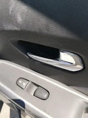 Foto de MANETA INTERIOR DELANTERA DERECHA NISSAN MICRA (K14) 1.0 12V CAT (71 CV / 52 KW) referencia 806705FA5A