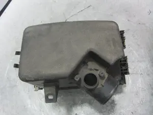 Foto de CAJA FILTRO AIRE TOYOTA AVENSIS CROSS SPORT (T27) 1.8 16V CAT (147 CV / 108 KW) referencia 3465454 foto 5