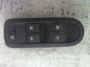 Foto de MANDO ELEVALUNAS DELANTERO IZQUIERDO RENAULT SCENIC II (JM) referencia 156018070D