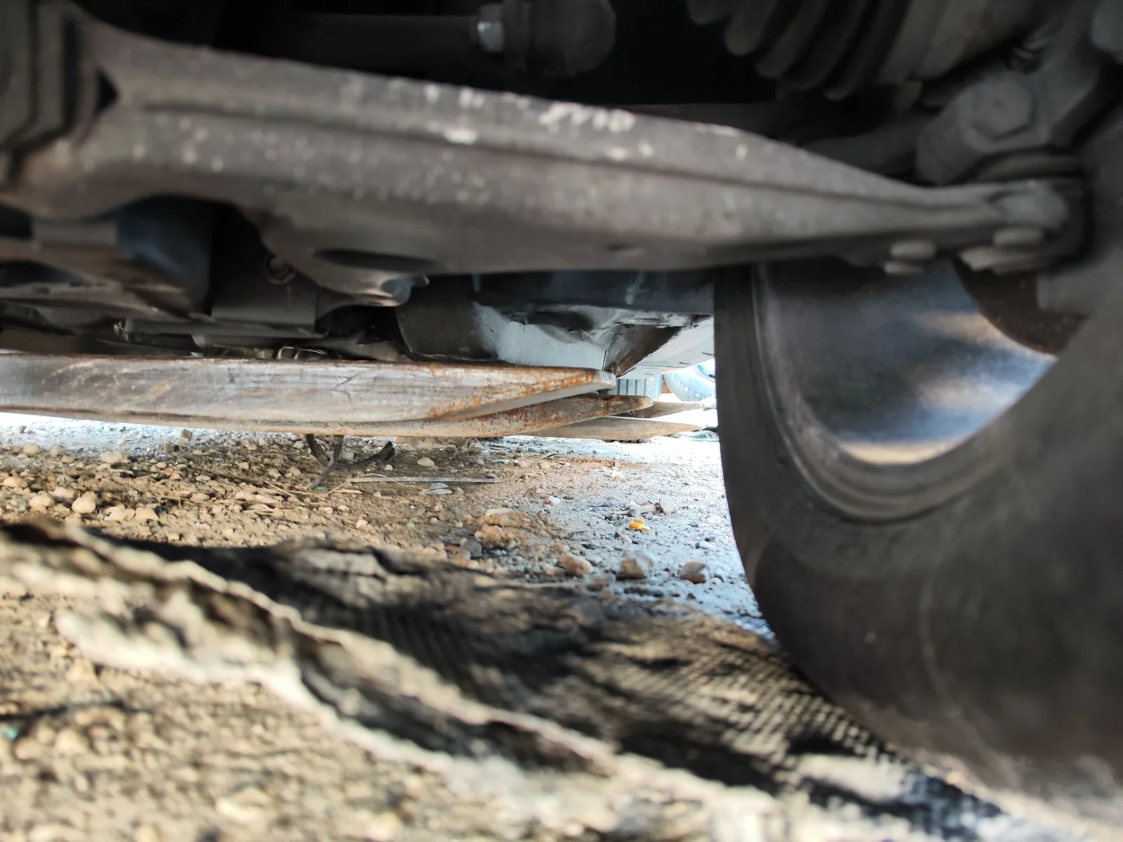 Foto de BRAZO SUSPENSION DELANTERO IZQUIERDO OPEL ASTRA H TWIN TOP 1.9 16V CDTI CAT (Z 19 DTH / LRD) (150 CV / 110 KW)