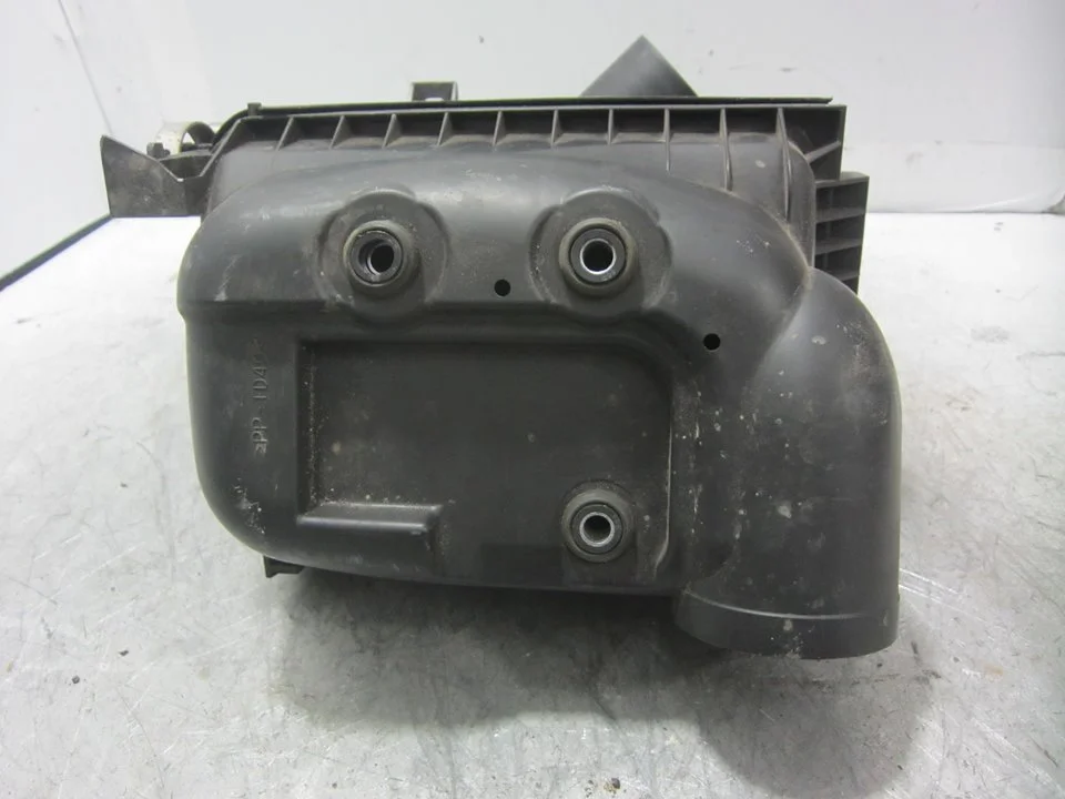 Foto de CAJA FILTRO AIRE TOYOTA AVENSIS CROSS SPORT (T27) 1.8 16V CAT (147 CV / 108 KW) referencia 3465454