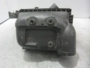 Foto de CAJA FILTRO AIRE TOYOTA AVENSIS CROSS SPORT (T27) 1.8 16V CAT (147 CV / 108 KW) referencia 3465454