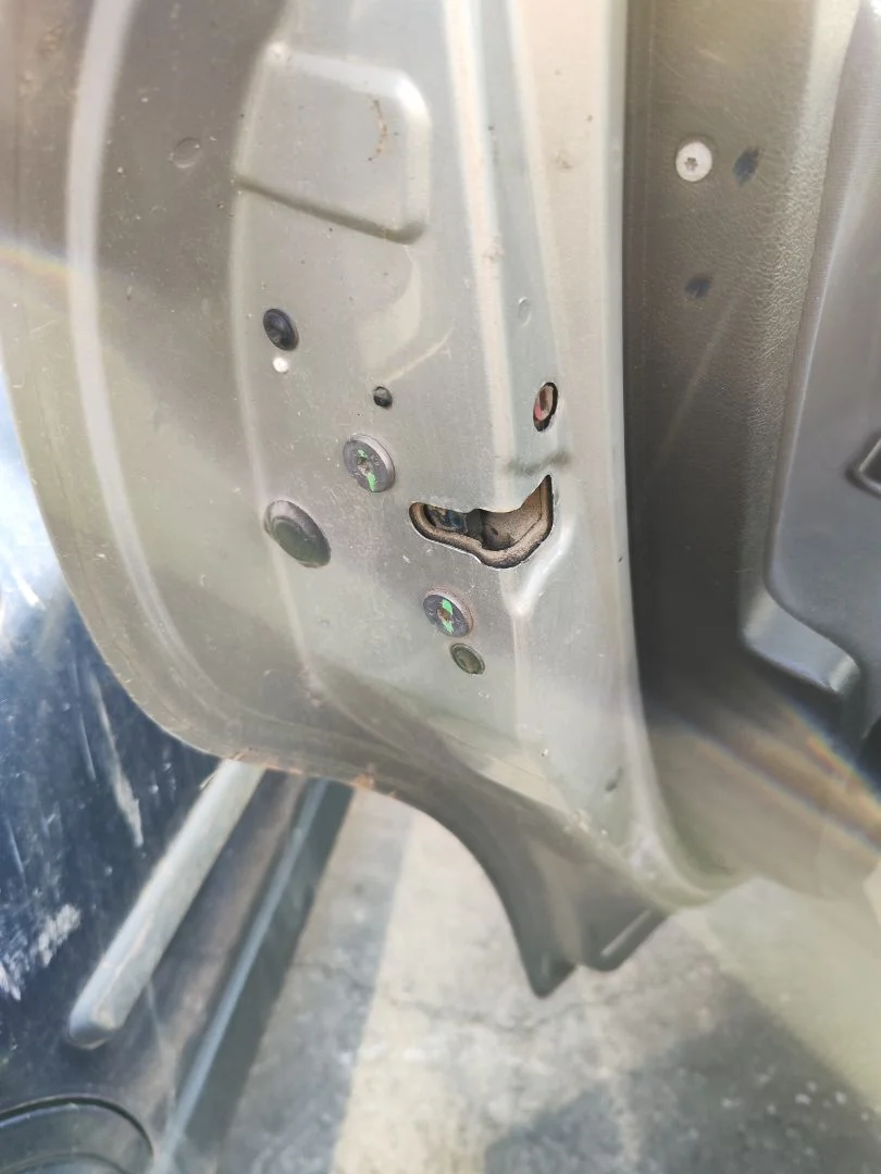 Foto de CERRADURA PUERTA TRASERA IZQUIERDA PEUGEOT 207 1.4 HDi (68 CV / 50 KW) referencia 9138H8