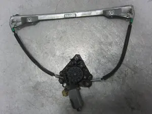 Foto de ELEVALUNAS DELANTERO IZQUIERDO RENAULT CLIO II FASE I (B/CB0) 1.9 Diesel (64 CV / 47 KW) referencia 77008422400